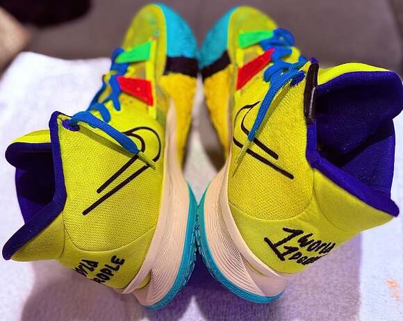 Nike Kyrie 7 \'1 World 1 People\' Yellow Strike Basketball Shoes main image 4